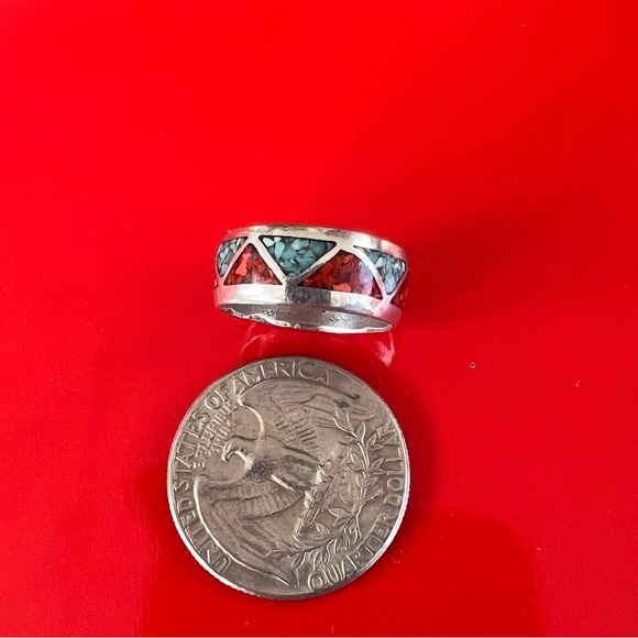 Vintage Southwestern Silver Turquoise & Coral Inlay Infinity Band. Size 4.5 - Picture 9 of 14